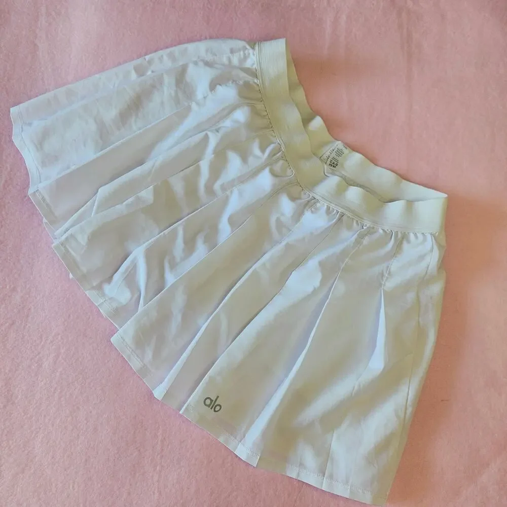 Chic Alo Yoga White Varsity Tennis Skort - Pleated Design S